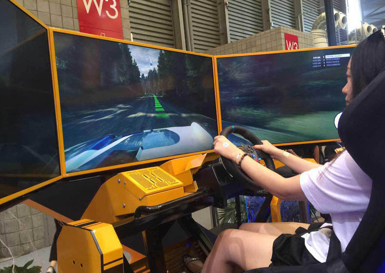 動感模擬賽車