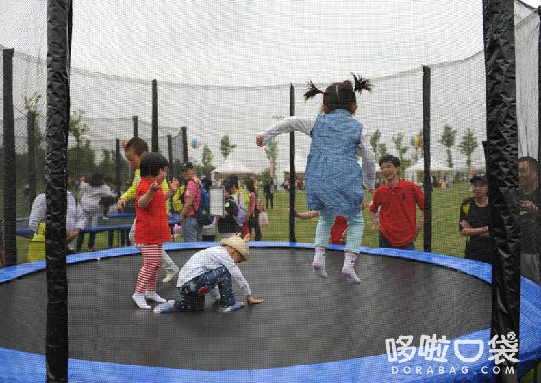 兒童蹦蹦床